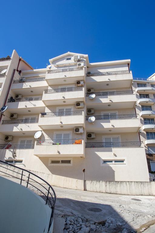 Apartments Charme Bečići Esterno foto